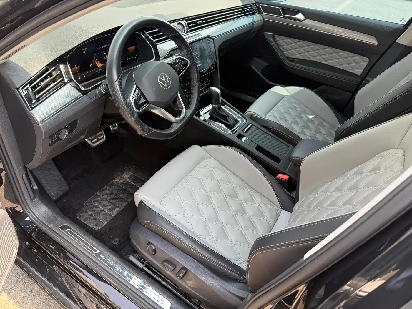Volkswagen Magotan 2023 2 Million Units Anniversary Edition 330TSI DSG Leading Type фото 7