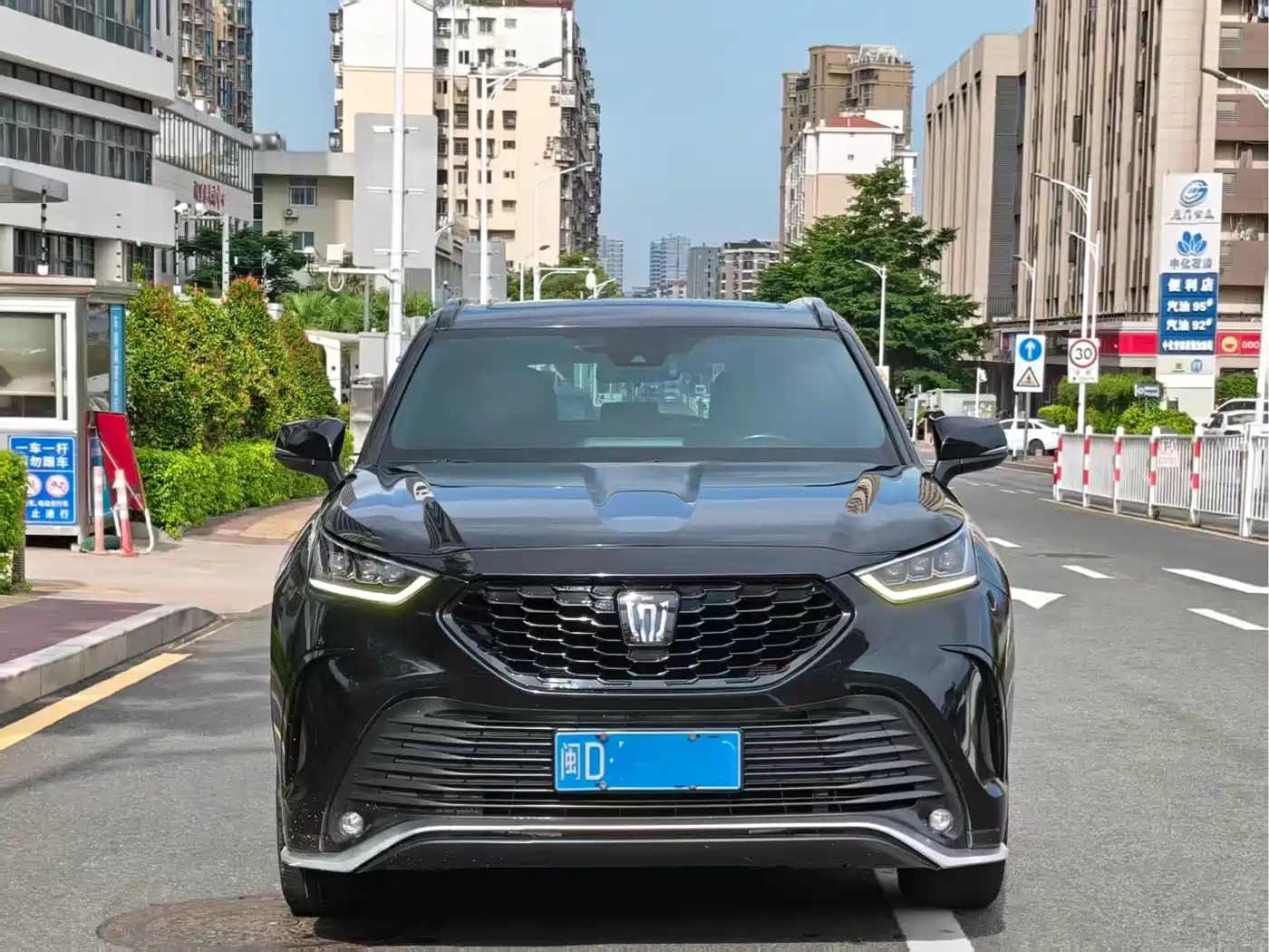 Фото 2 - Toyota Crown Kluger