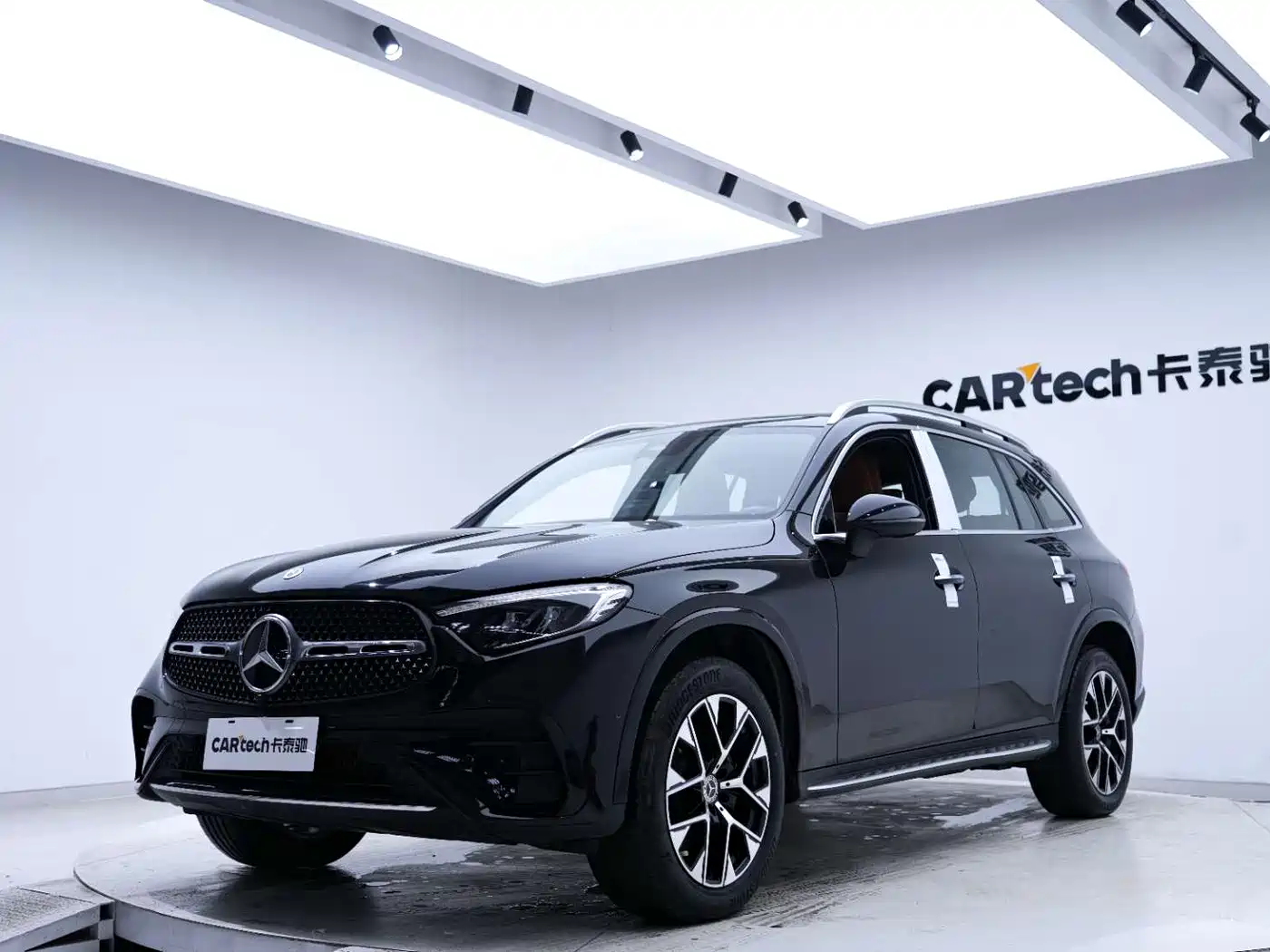 Mercedes-Benz GLC 2023 Facelift GLC 260 L 4MATIC Luxury 7-Seater фото 8