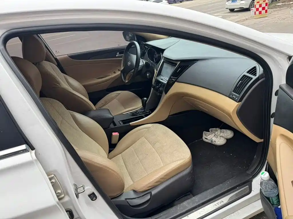 Hyundai Sonata 2011 2011 2.0L Automatic Fashion