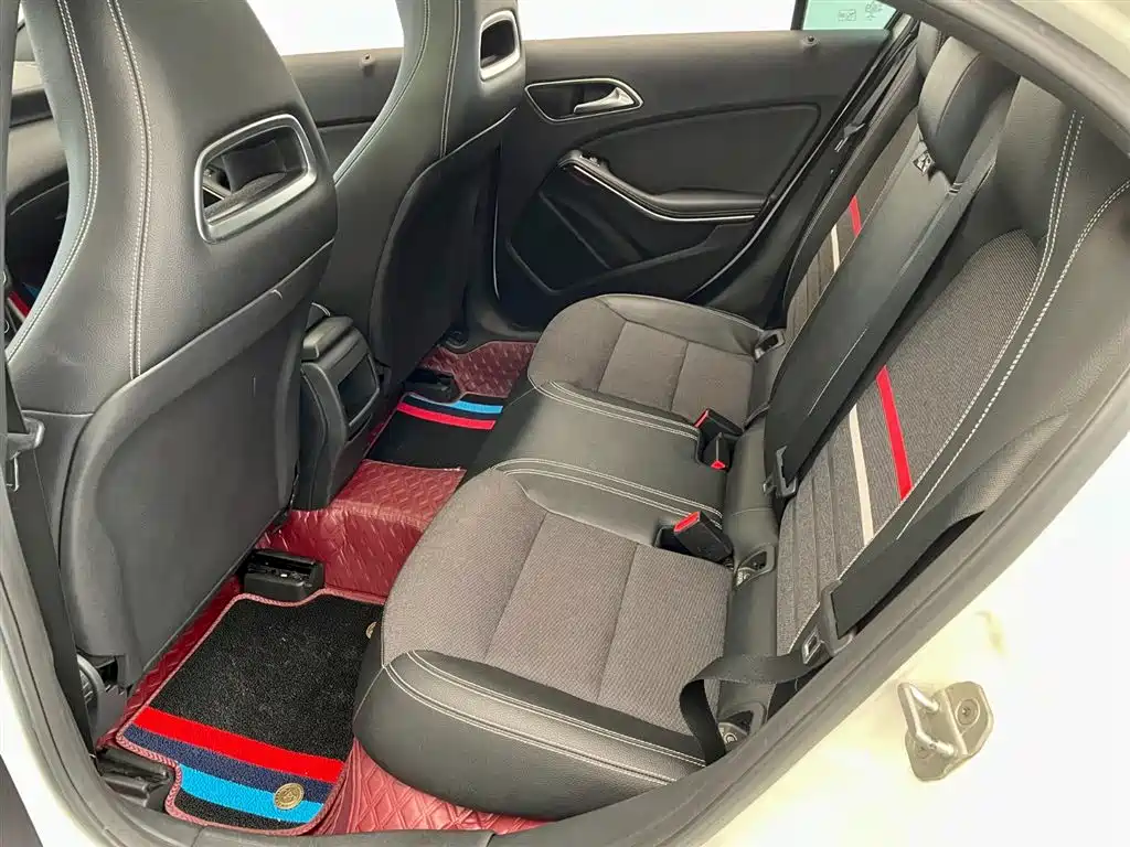 Mercedes-Benz A-Class (Import) 2015 A 180 фото 7