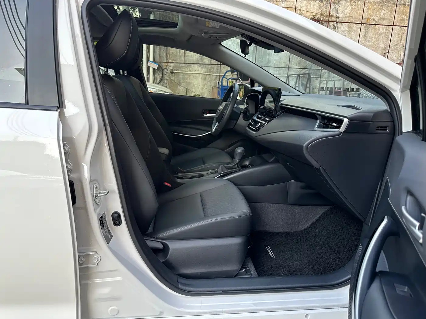 Toyota Corolla 2024 Model 1.8L Smart Hybrid Elite Edition фото 9