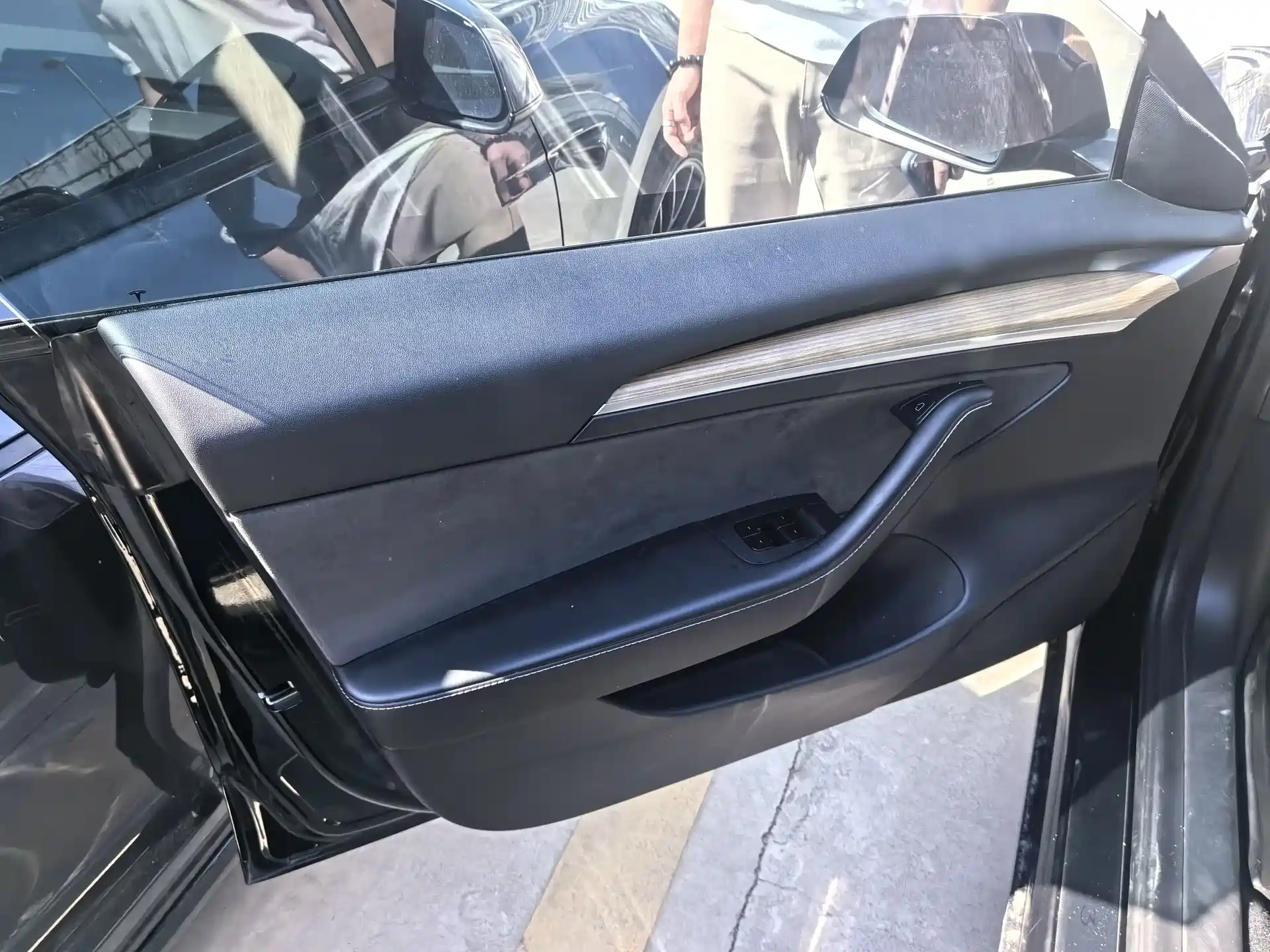Photo 8 - Tesla Model 3