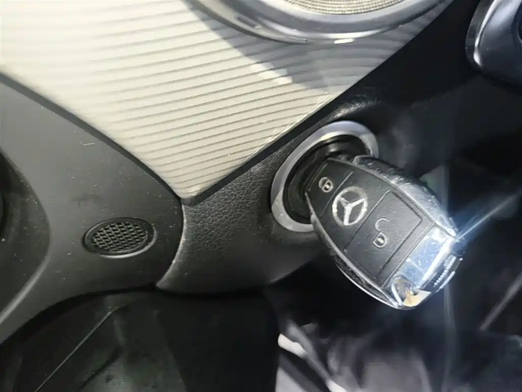 Mercedes-Benz GLA 2015 GLA 200 Dynamic фото 9