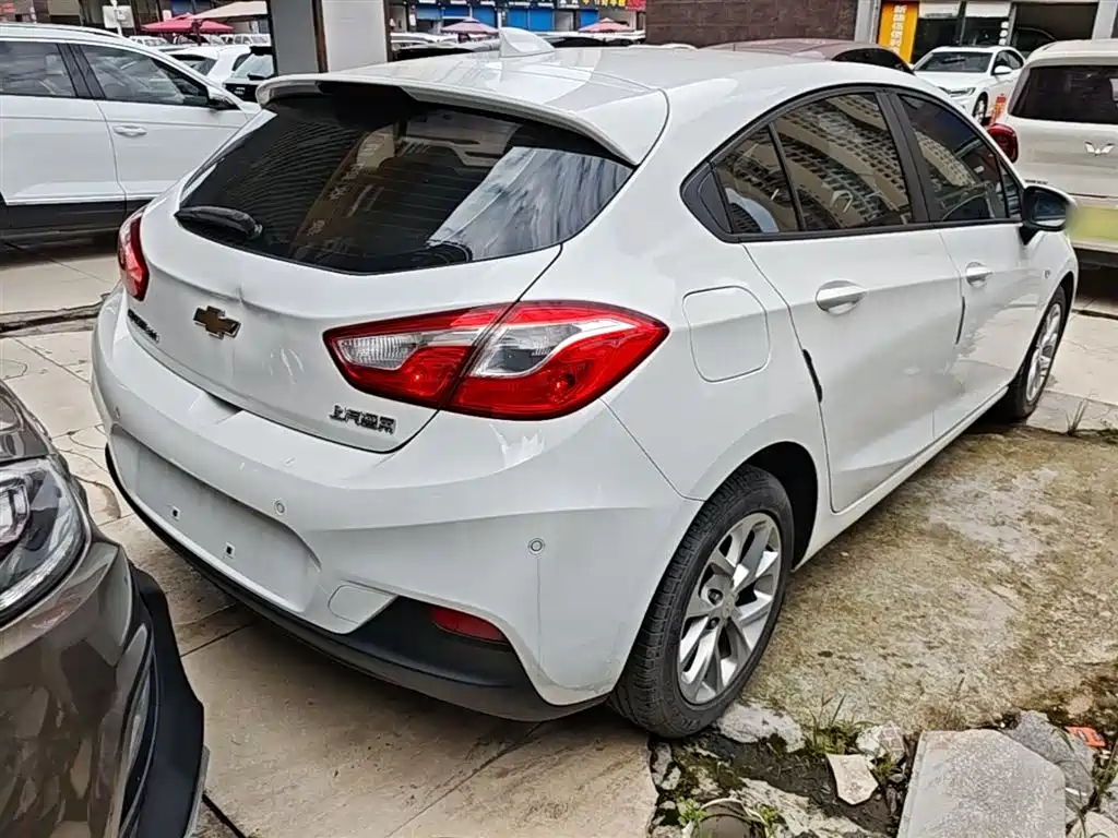 Chevrolet Cruze 2018 Hatchback 320 Automatic Stylish Edition фото 7