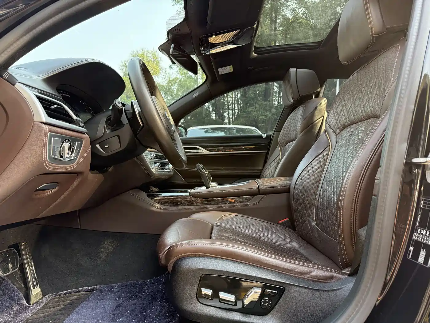 BMW 7 Series 2021 Model 740Li Leading M Sport Package фото 12