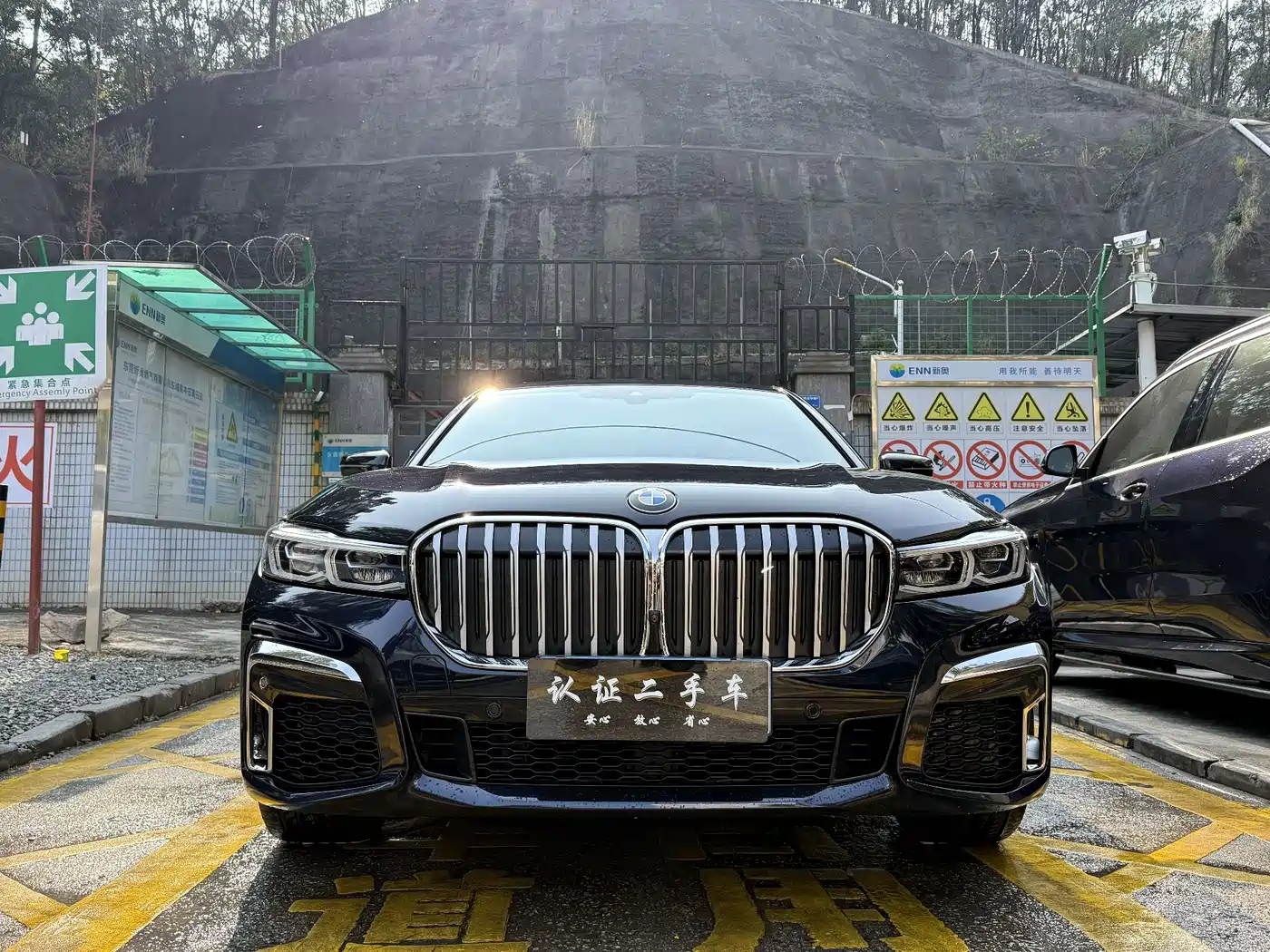 BMW 7 Series 2021 Model 740Li Leading M Sport Package фото 4