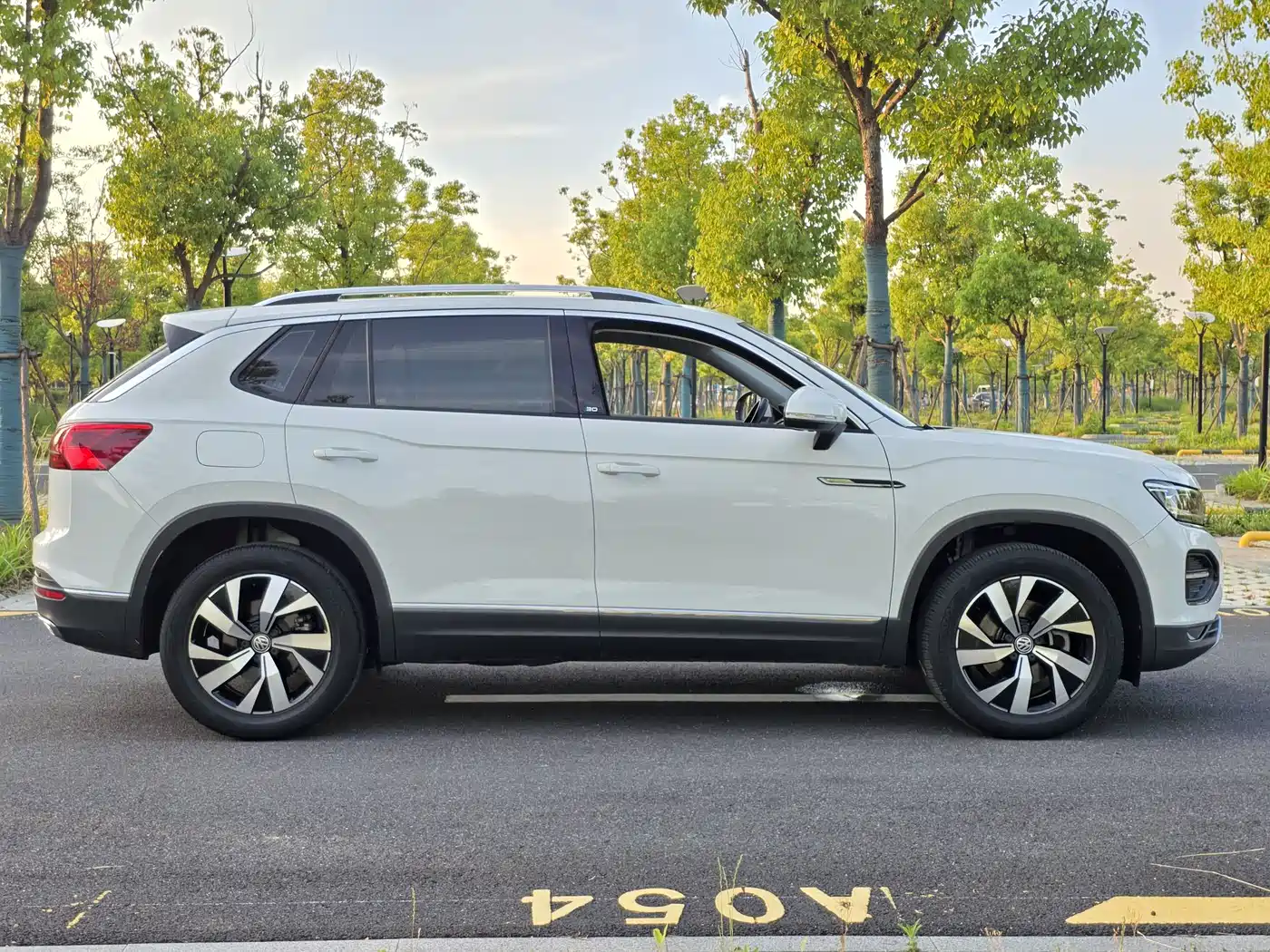 Volkswagen Tayron 2021 330TSI 2WD 30th Anniversary Edition фото 8
