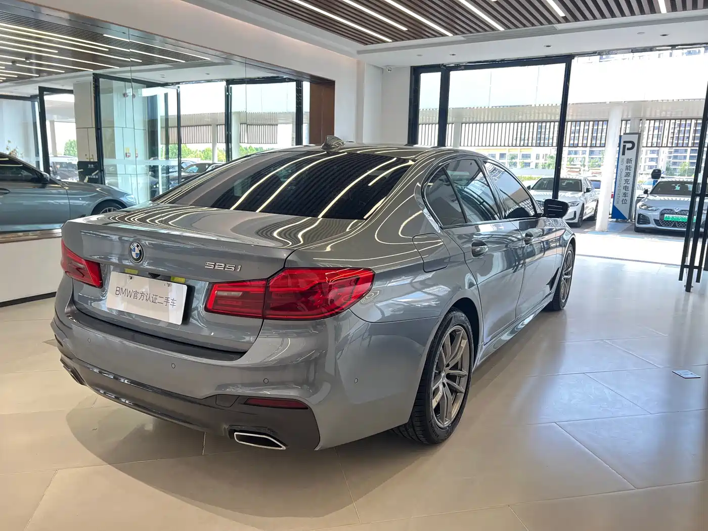 BMW 5 Series (Import) 2020 Model 525i M Sport Package фото 6