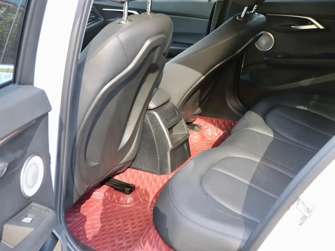 BMW 1 Series 2022 120i M Sport фото 8