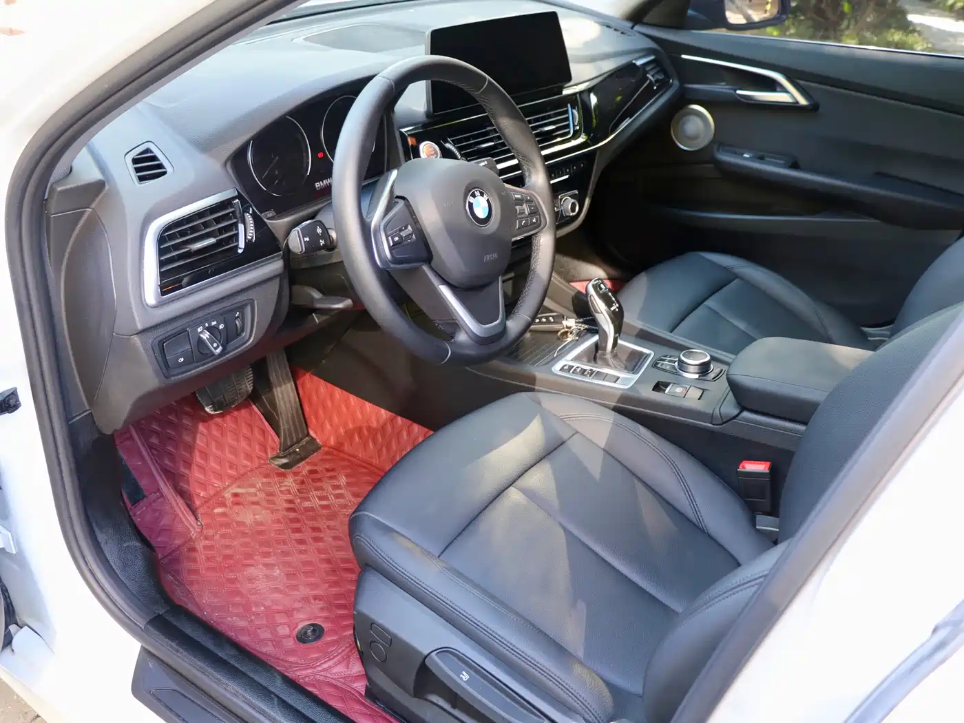 BMW 1 Series 2022 120i M Sport фото 12