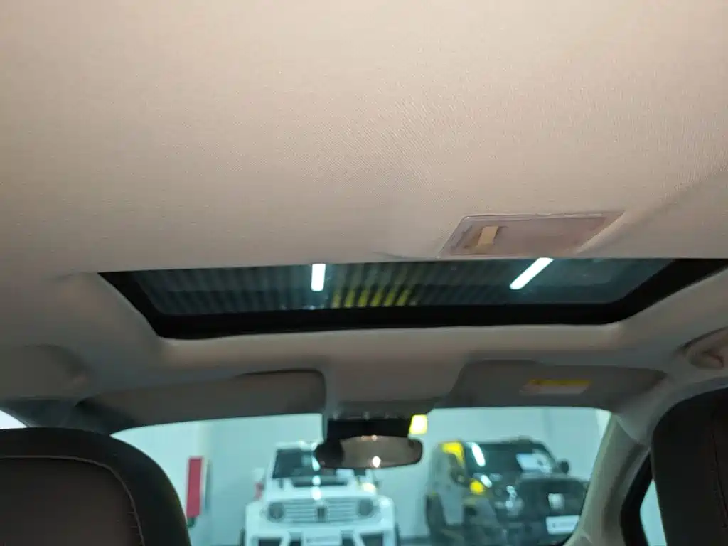 Photo 18 - Chevrolet Trax
