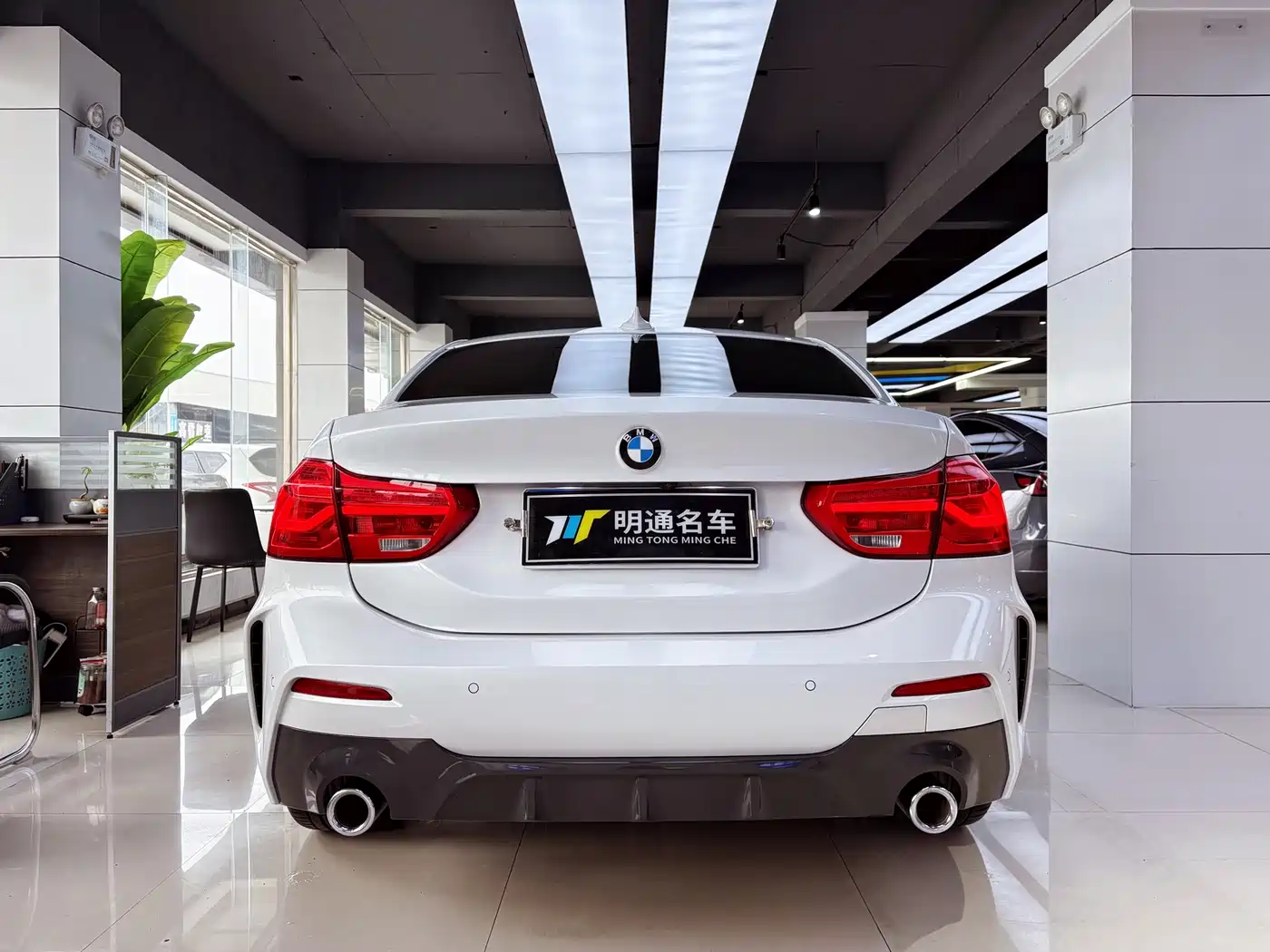 BMW 1-SERIES