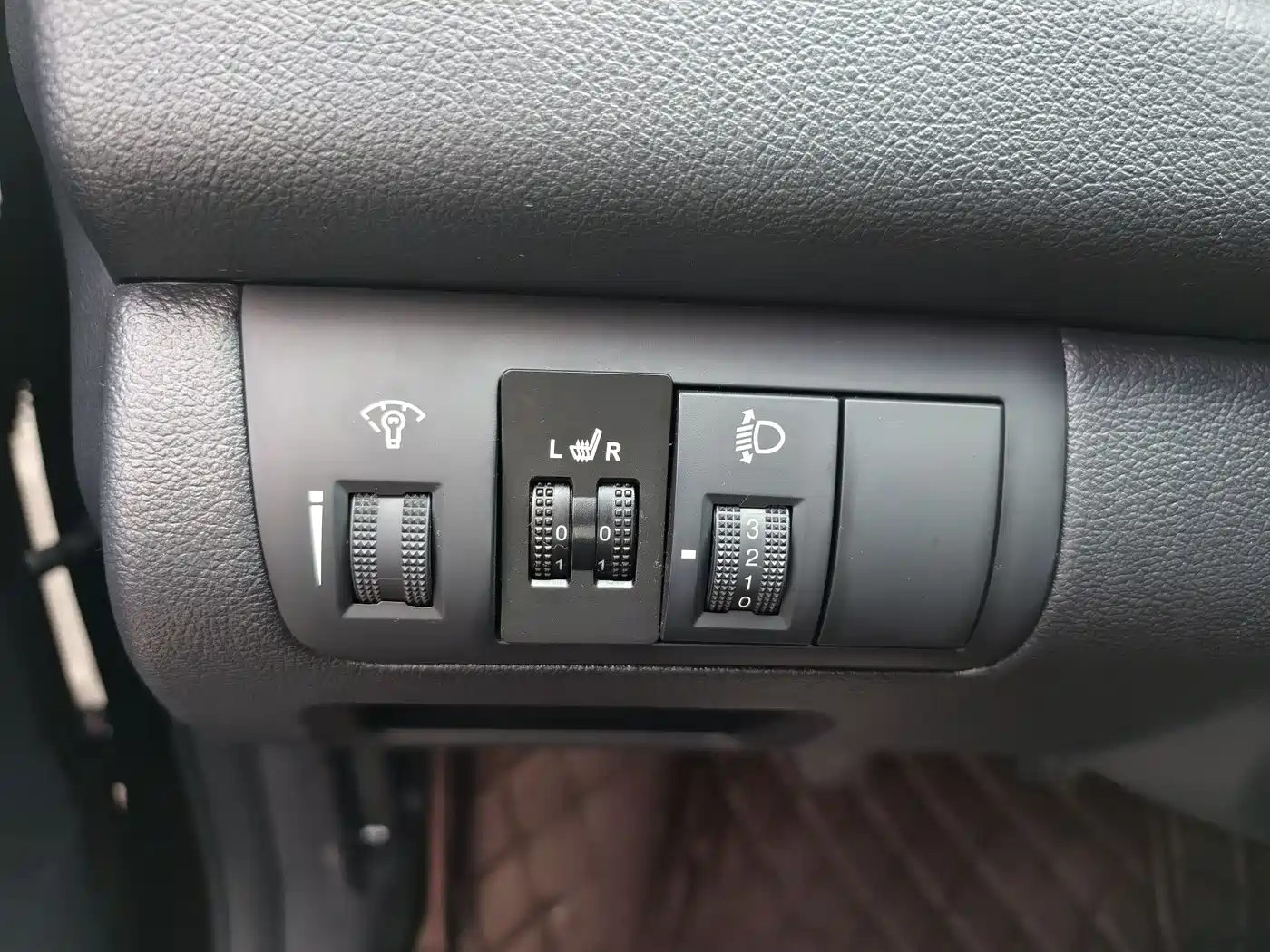 Kia Forte 2014 1.6L MT GL фото 18