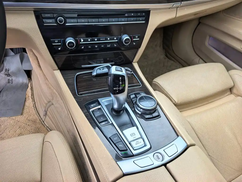 BMW 7 Series 2013 Model 730Li Leading фото 17