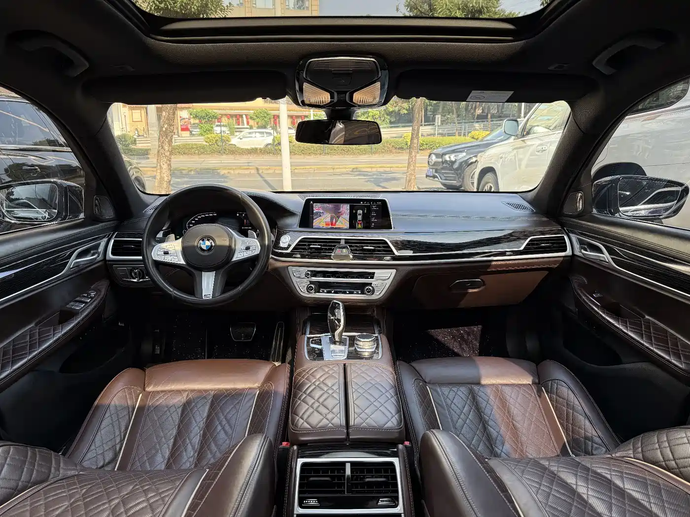 BMW 7 Series 2021 Model 740Li Leading M Sport Package фото 9