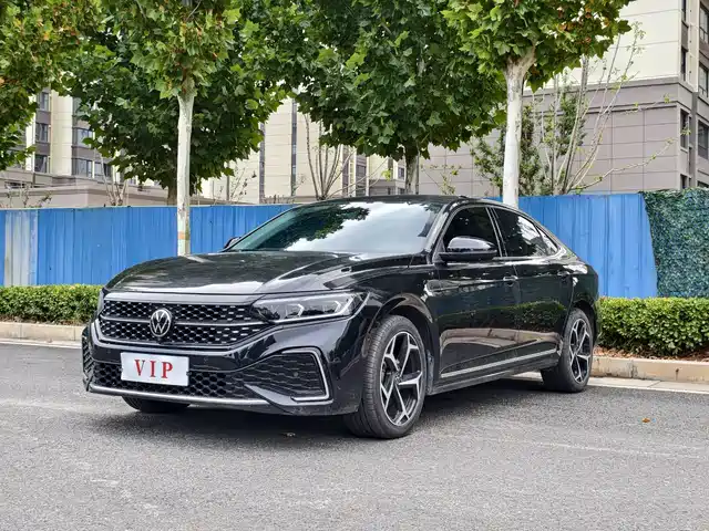 Volkswagen Passat 2024