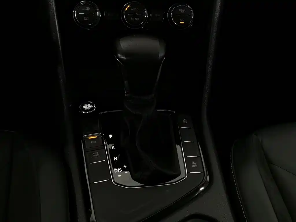 Volkswagen Tiguan L 2021 330TSI Automatic 2WD Smart фото 13