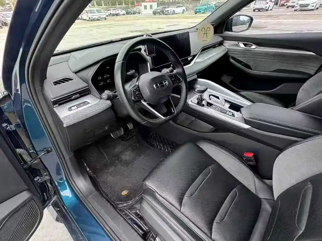 Фото 4 - Geely Preface