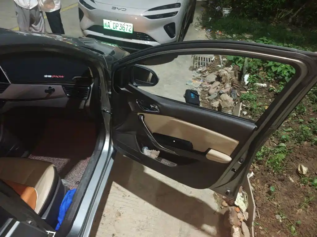 Baojun 310W 2019 2017 1.5L Manual Fashion China VI