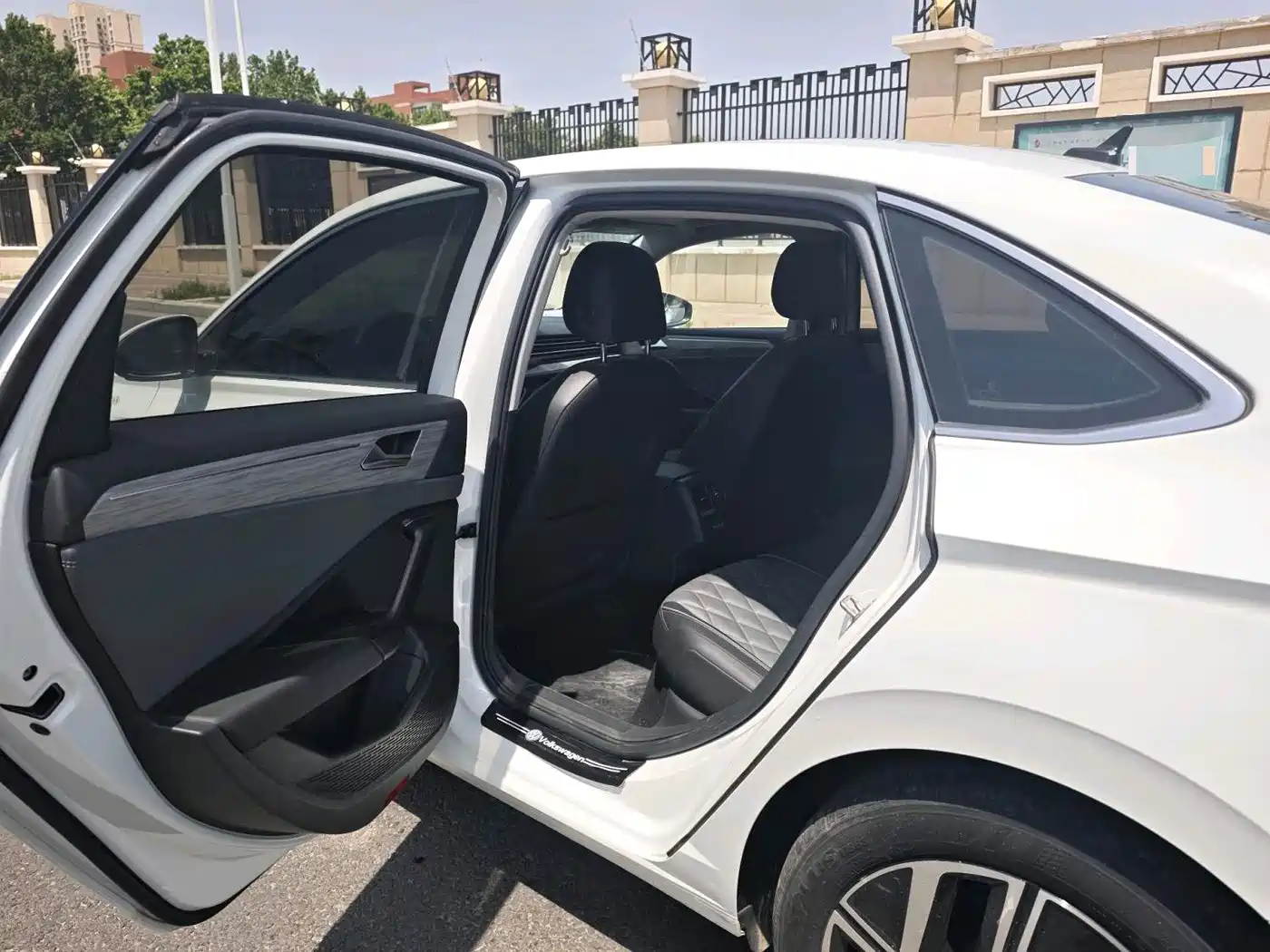 Volkswagen Sagitar 2023 Model Year 280TSI DSG Surpass Edition фото 5