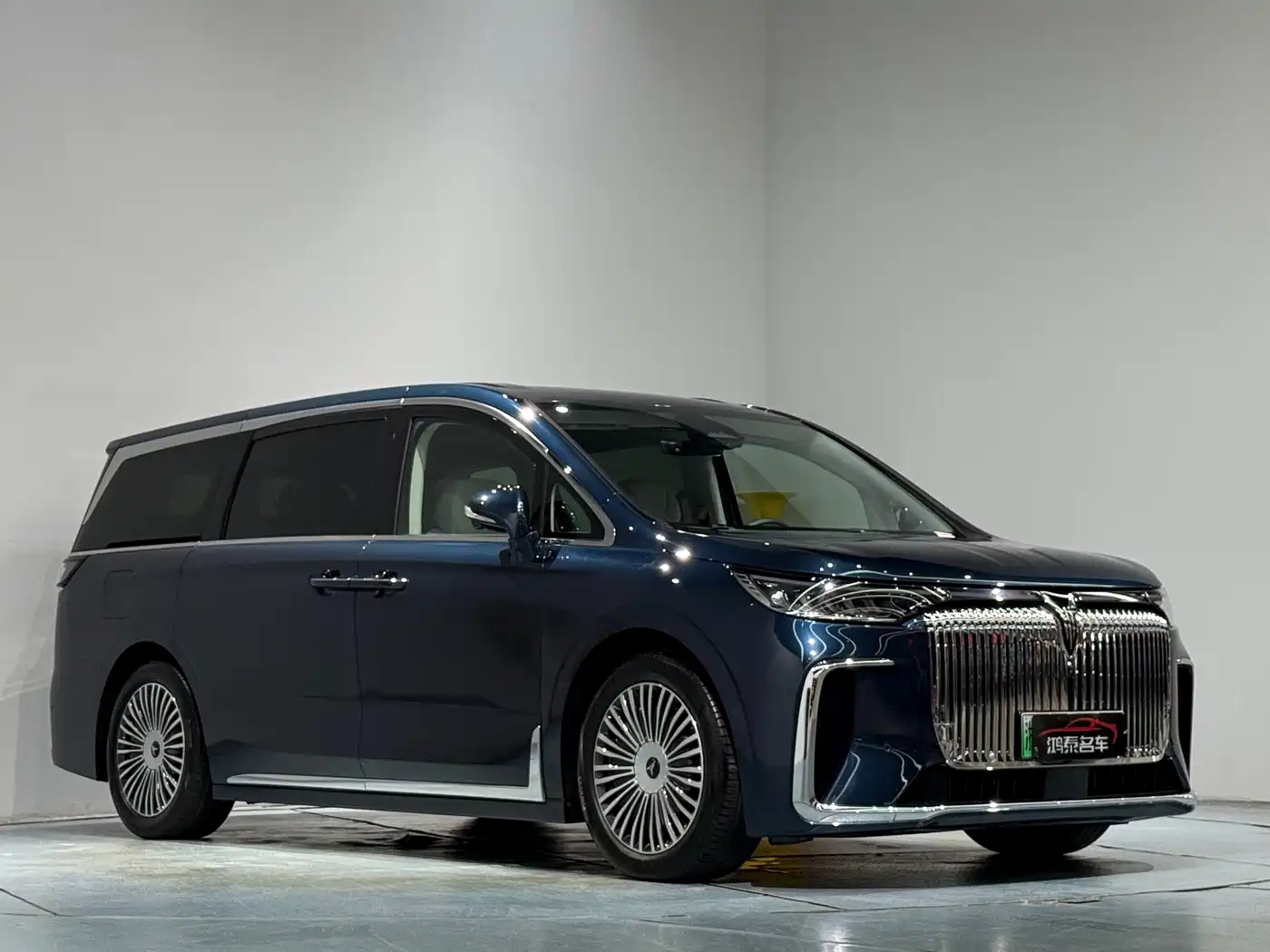 Voyah Auto Voyah Dreamer 2025 PHEV AWD Flagship Kunpeng Edition фото 4
