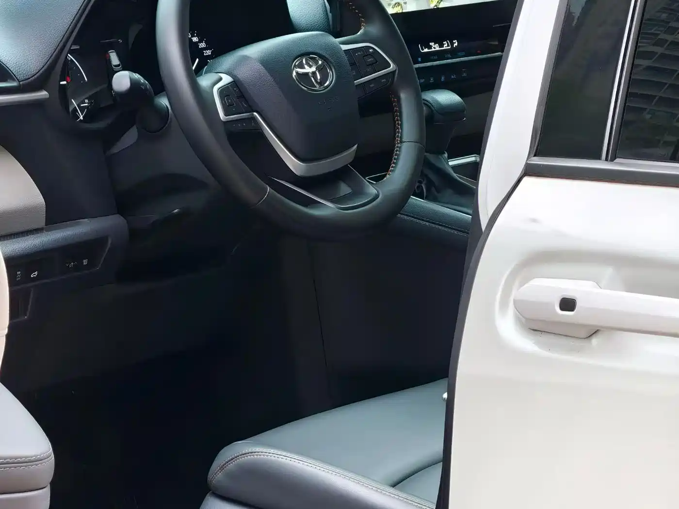 Toyota Sienna 2021 2.5L Hybrid Comfort Edition фото 3