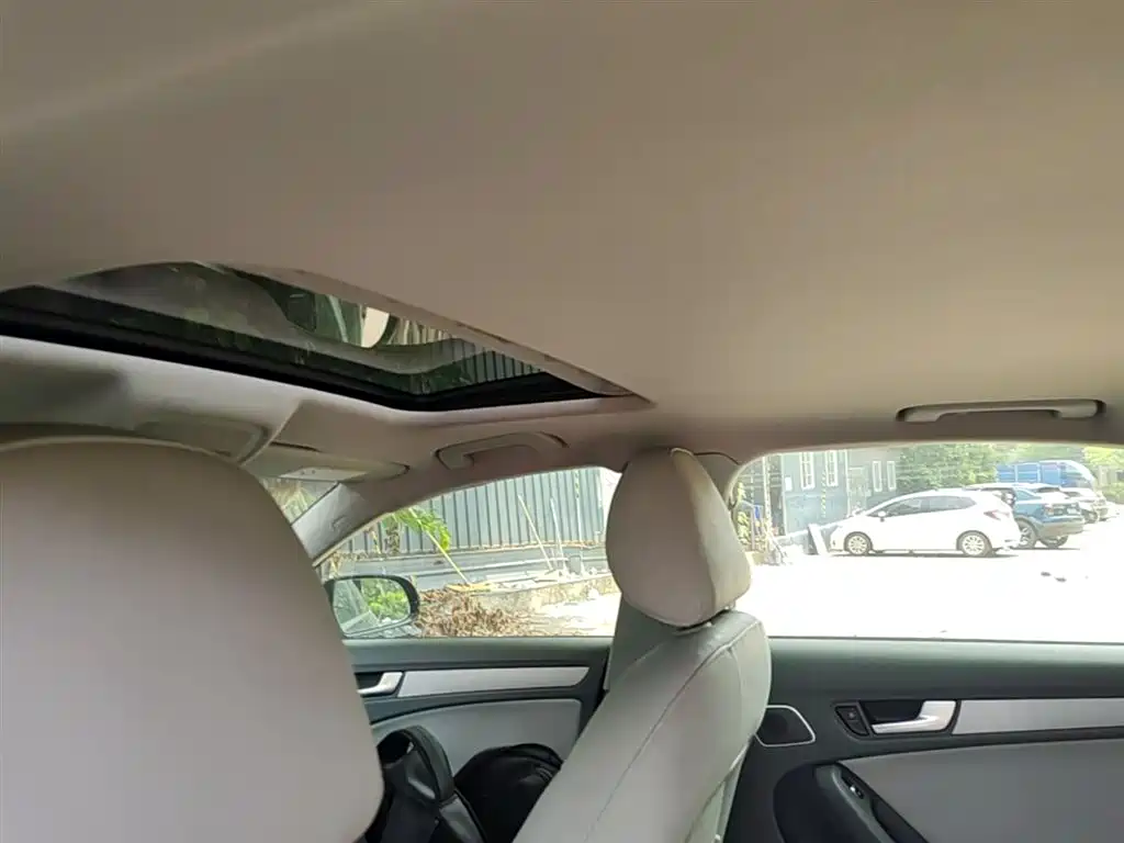 Audi A4L 2013 30 TFSI Manual Comfort фото 18