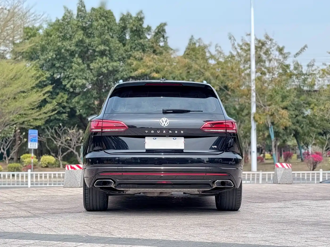 Volkswagen Touareg 2019 3.0TSI Sharp Edge Edition China VI фото 5