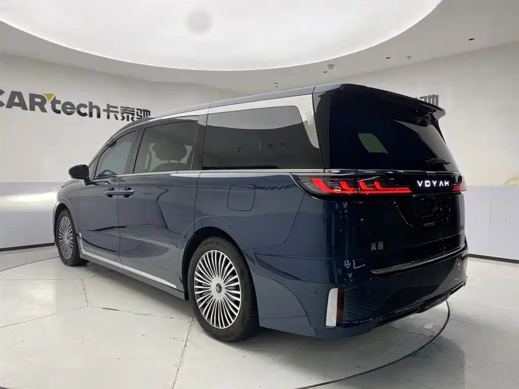 Voyah Auto Voyah Dreamer 2025 PHEV AWD Flagship Kunpeng Edition фото 7