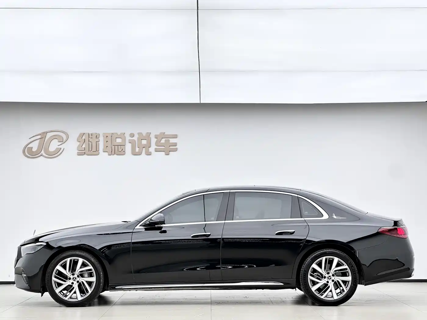 Mercedes-Benz E-Class 2025 E 300 L Fashion фото 9