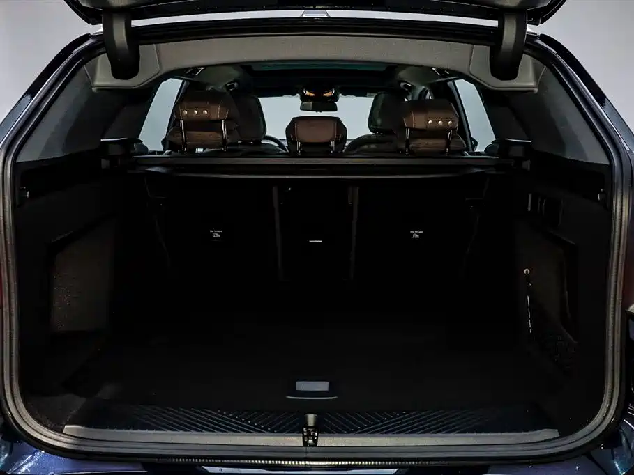 BMW X3 2025 xDrive30L Premium Model M Sport Black Package фото 6
