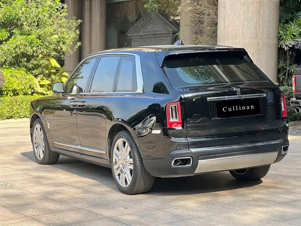 Rolls-Royce Cullinan 2020 2018 5-Seater Version