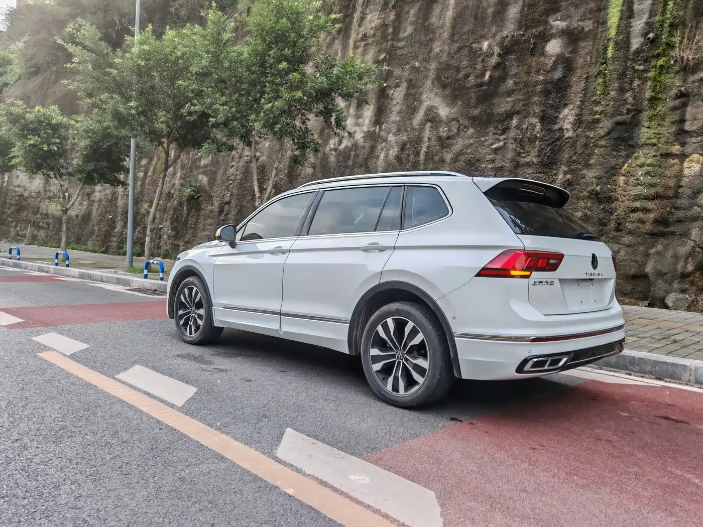 Volkswagen Tiguan L 2024 Outstanding 330TSI Auto 2WD R-Line Dragon Glory Edition фото 7
