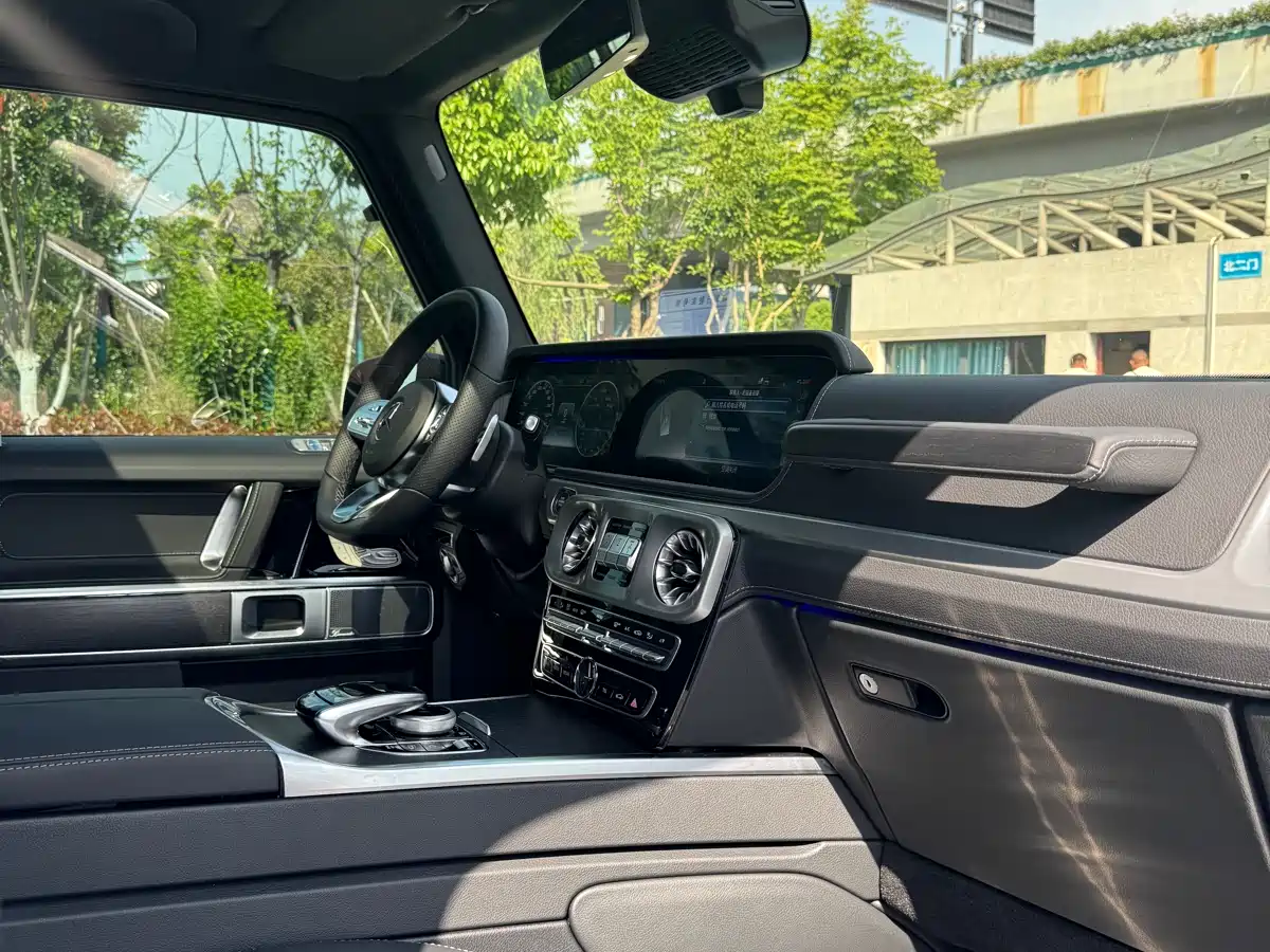 Mercedes-Benz G-Class 2024 G 500 фото 8