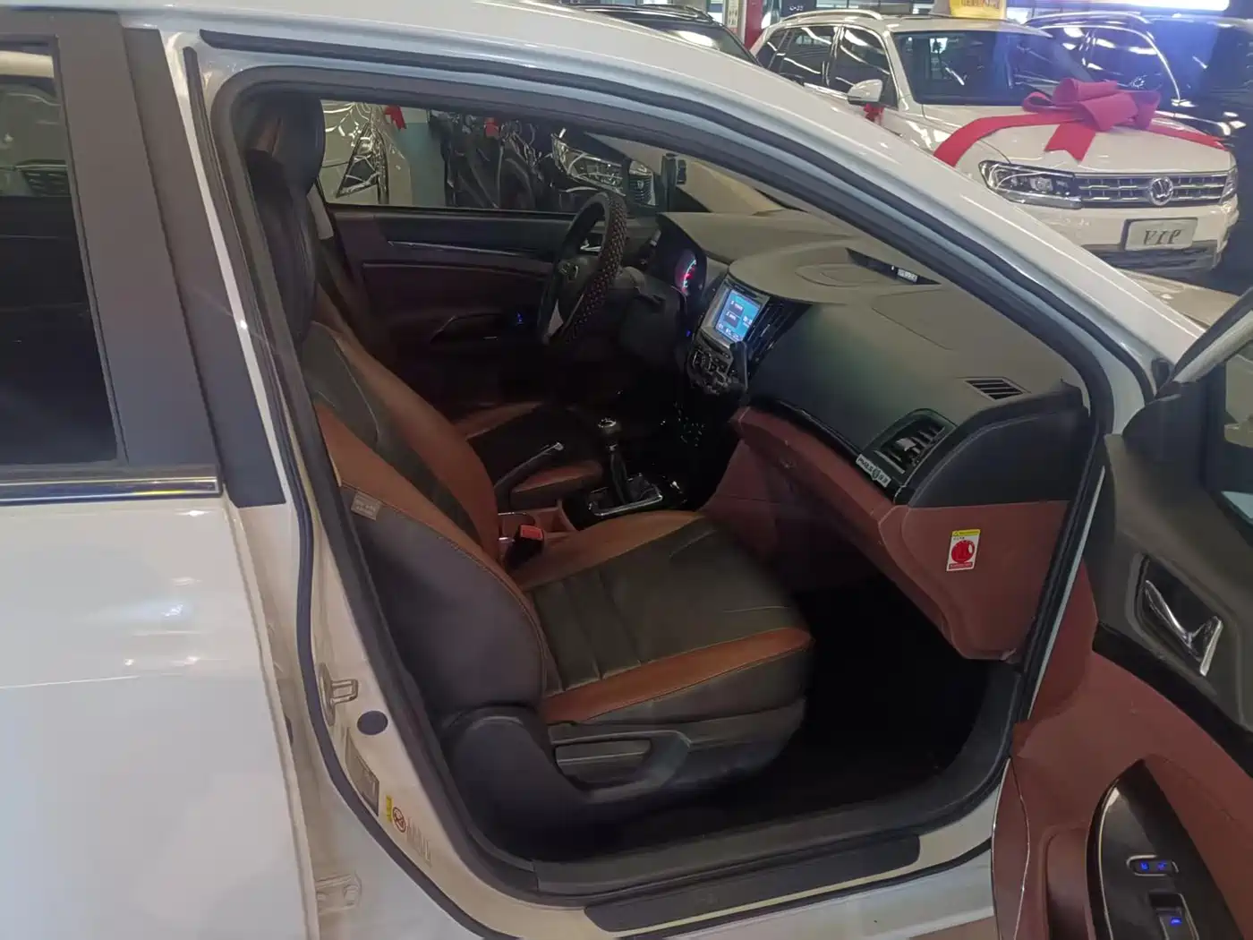 BYD Surui 2015 Facelift 1.5L Manual Luxury фото 8