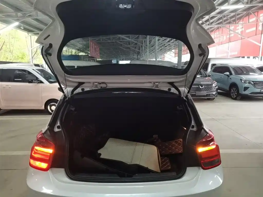 BMW 1 Series (Import) 2013 Facelift 118i Sport Model фото 19