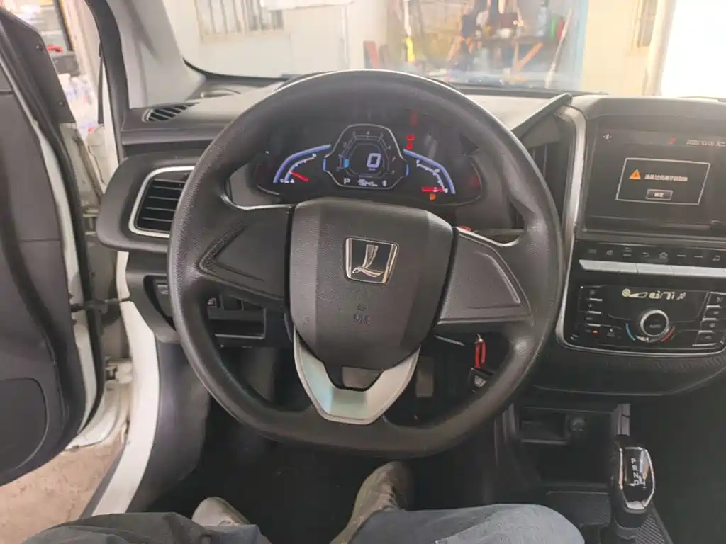 Luxgen Rui 3 2016 2016 1.6L CVT Smart Enjoyment Model