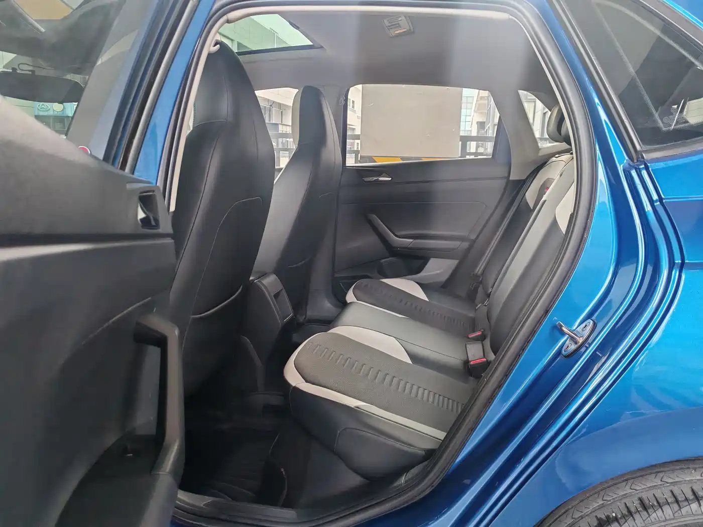 Volkswagen Polo 2019 Plus 1.5L Automatic Colorful Tech Edition фото 10