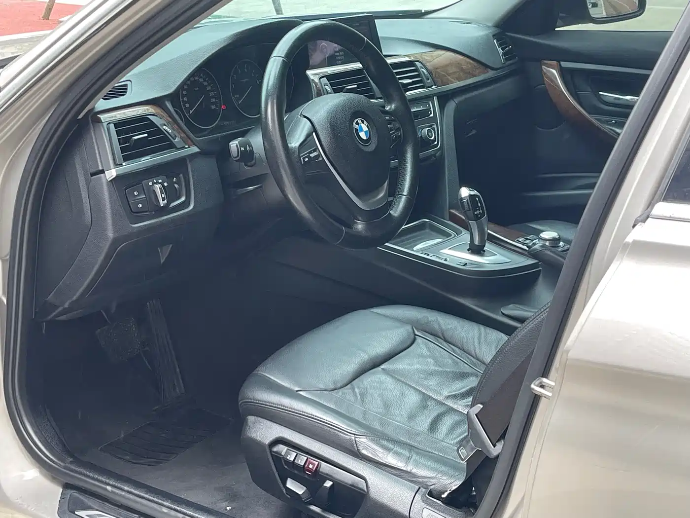 Photo 7 - BMW 3 Series
