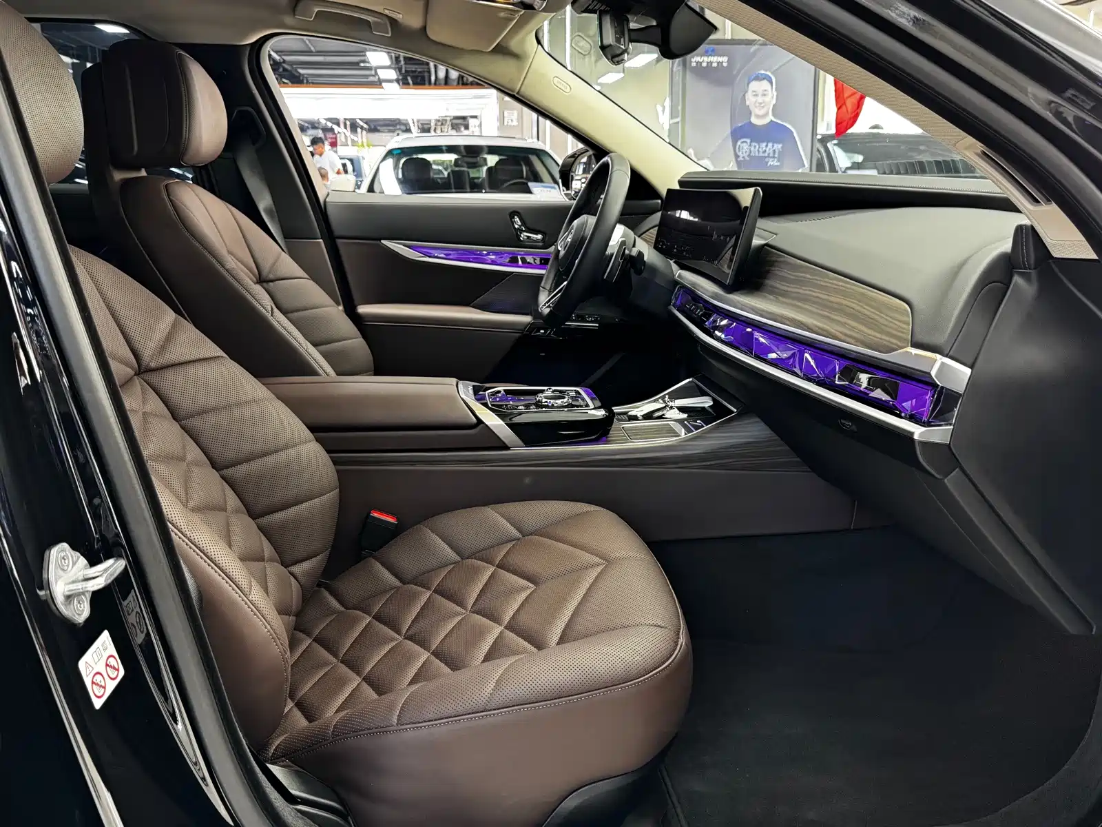 Фото 13 - BMW 7 Series