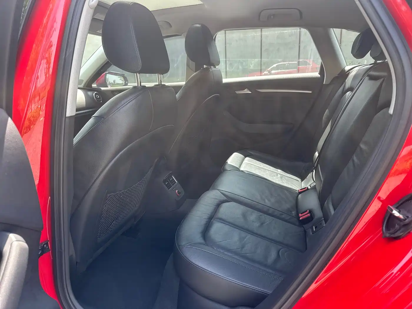 Audi A3 2014 Sportback 35 TFSI Automatic Comfort фото 5