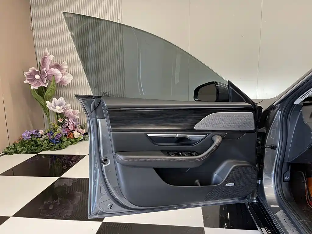 Фото 24 - XPeng P7