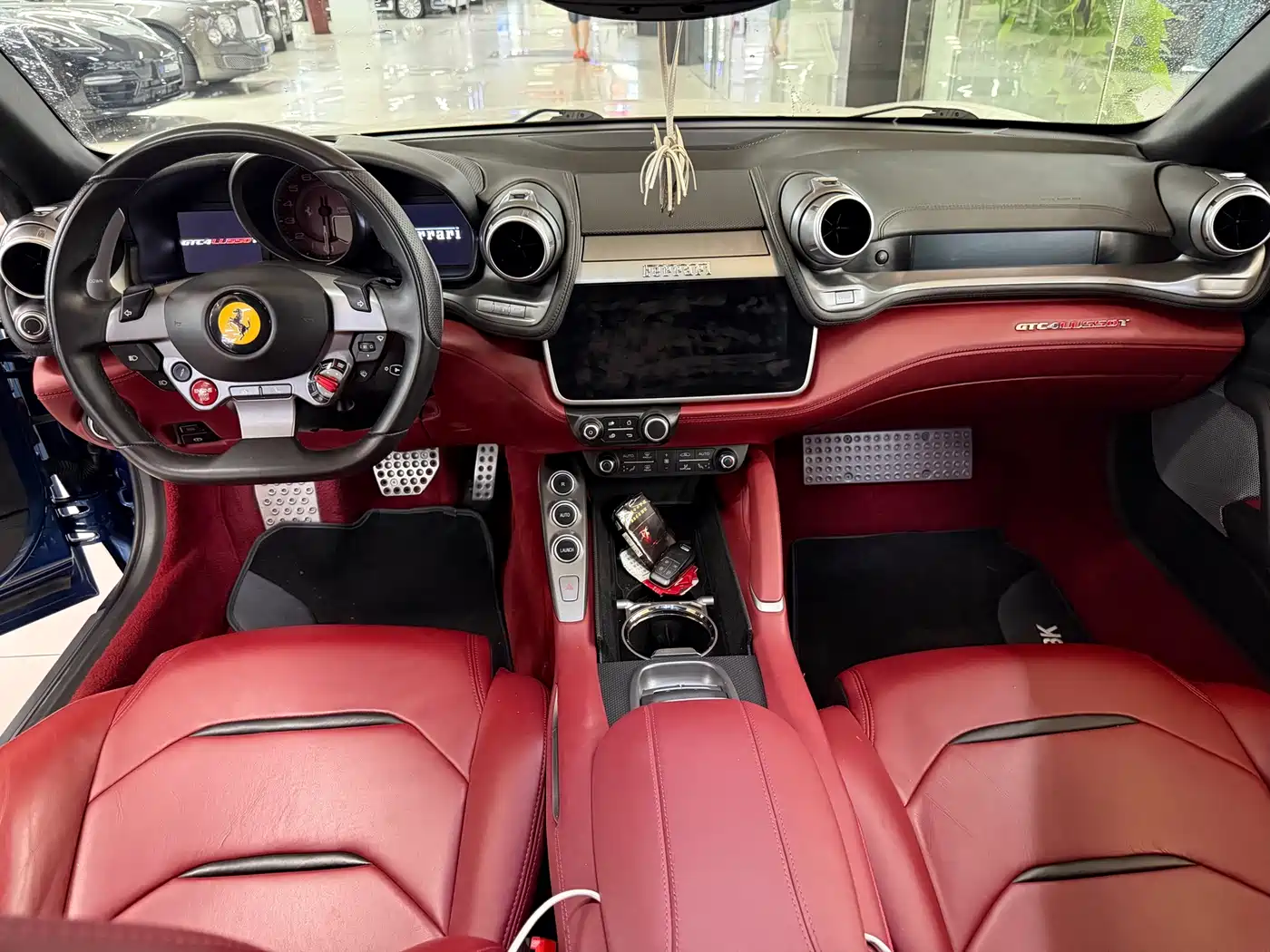 Ferrari GTC4Lusso 2018 2017 3.9T V8