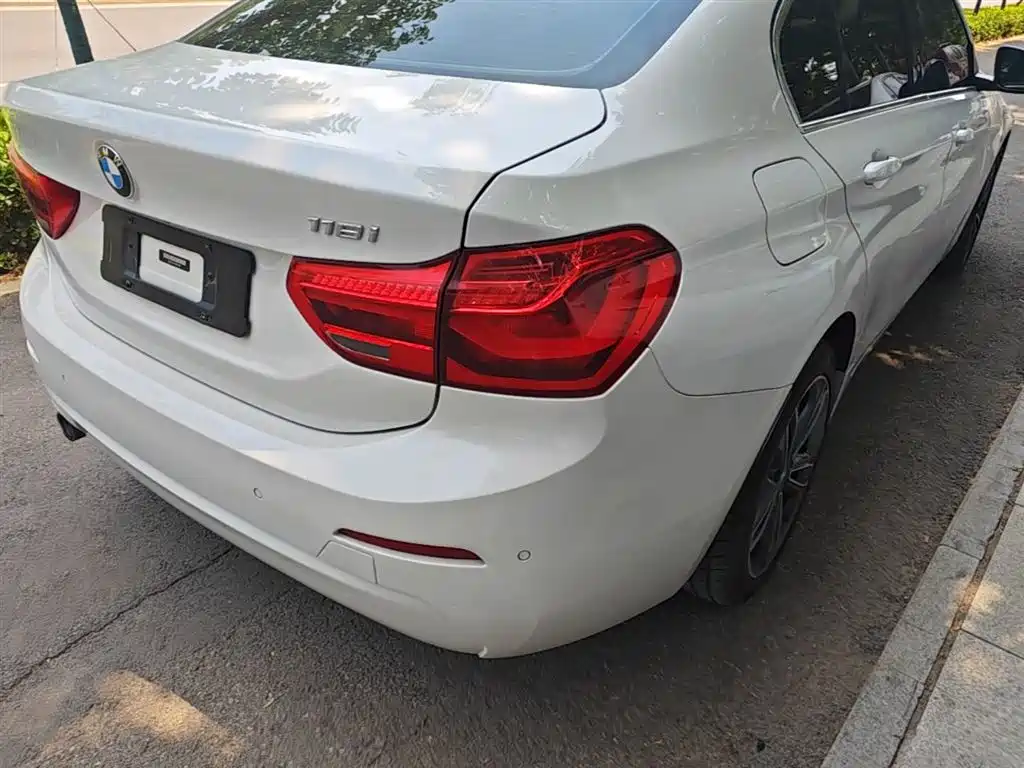 BMW 1 Series 2019 118i Fashion Edition фото 8