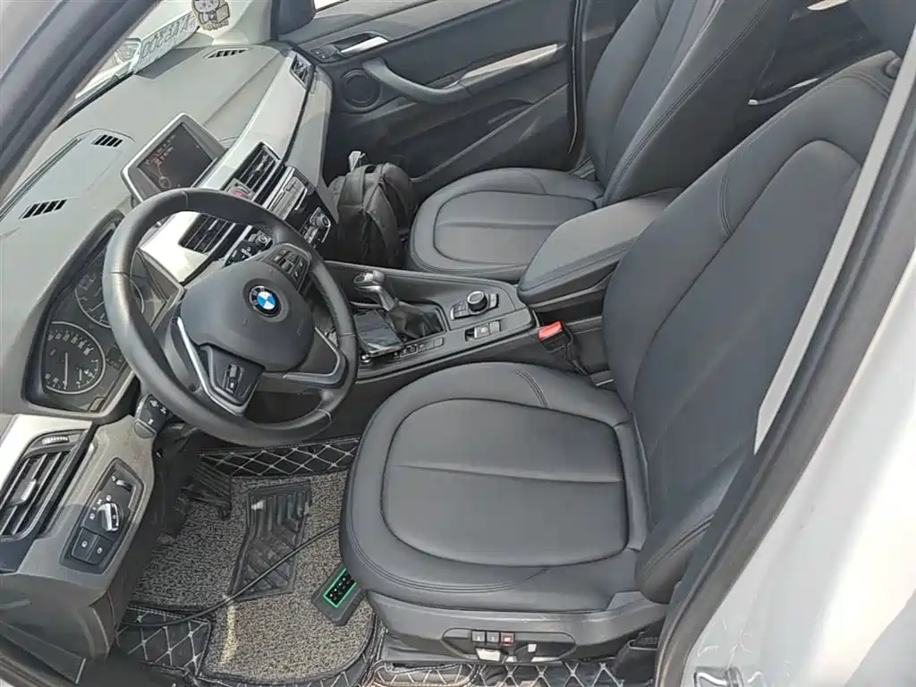 BMW X1 2016 sDrive18Li Premium Model фото 15