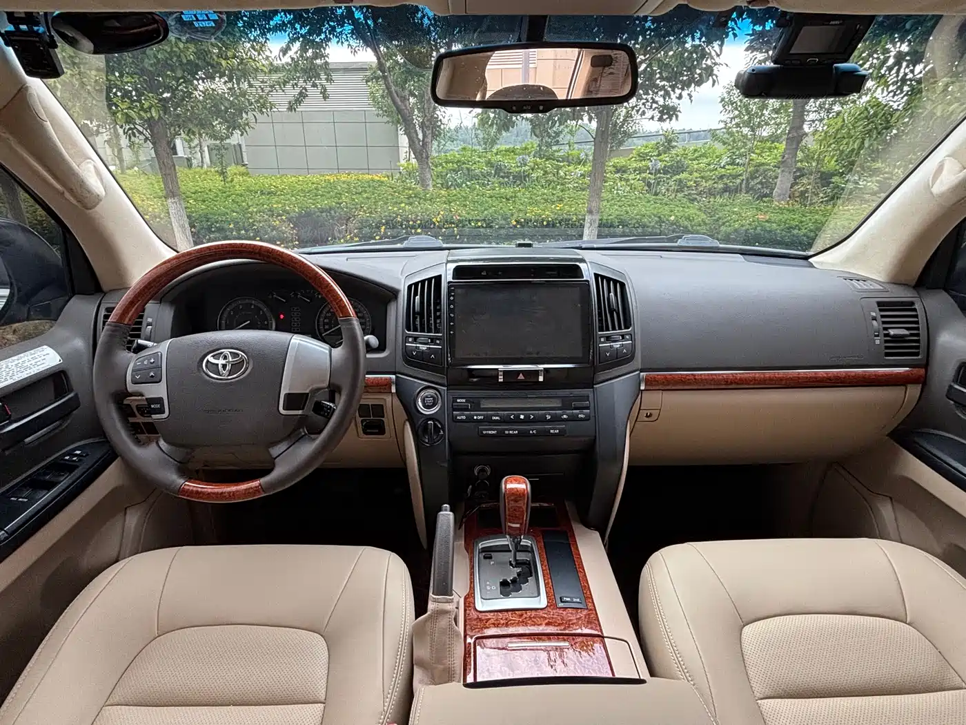Toyota Land Cruiser (Import) 2015 4.0L V6 Middle East Limited Edition фото 13