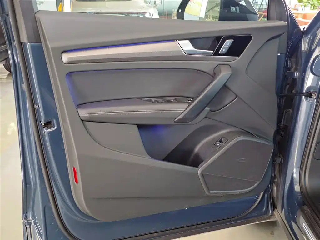 Audi Q5L 2025 40 TFSI Luxury Dynamic фото 10