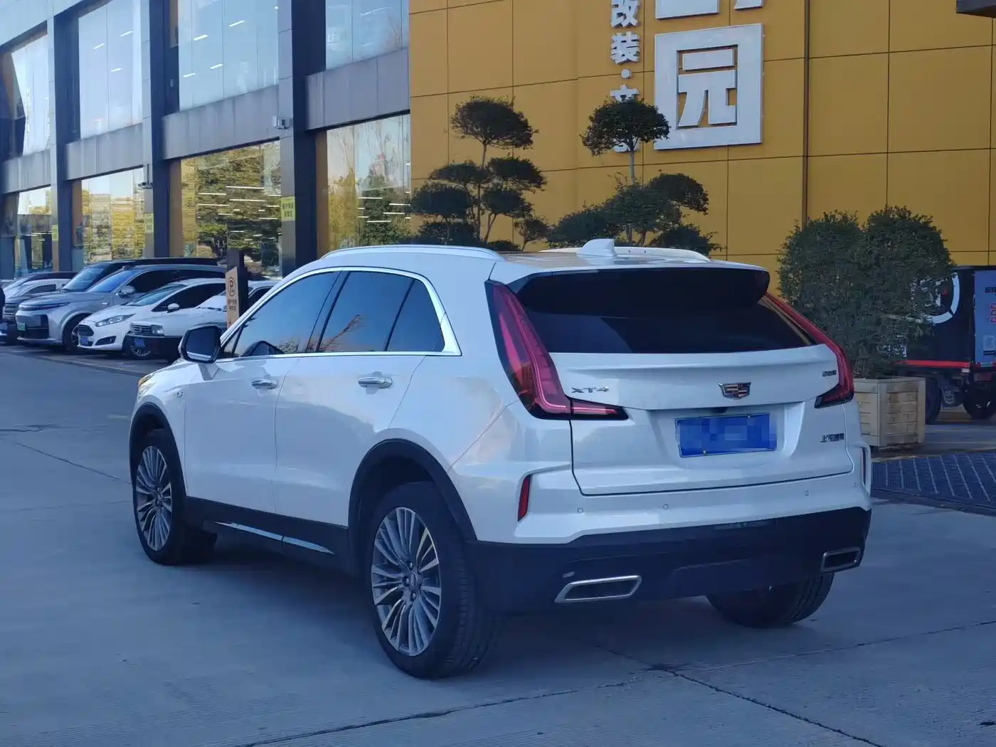 Cadillac XT4 2024 28T 2WD Premium фото 8