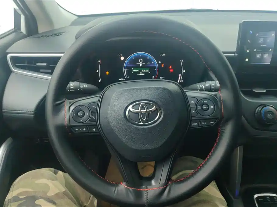 Toyota Corolla Cross 2024 Model 2.0L Pioneer Edition фото 15